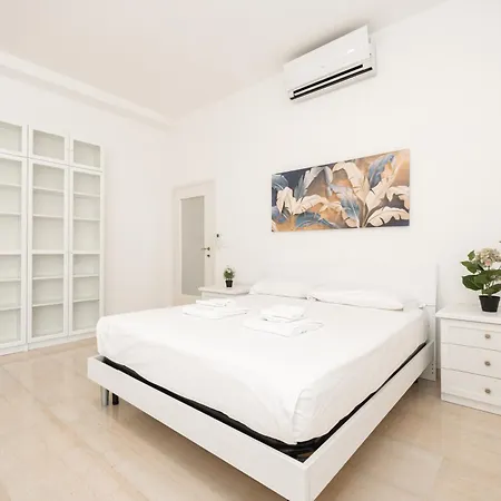 아파트 Finelli Luxury Apartment, In The Heart Of *