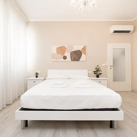 Finelli Luxury Apartment, In The Heart Of 볼로냐